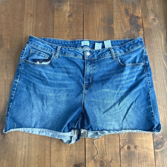 Time and Tru Pants - Time and Tru Medium Wash Denim Jean Cuffed Shorts